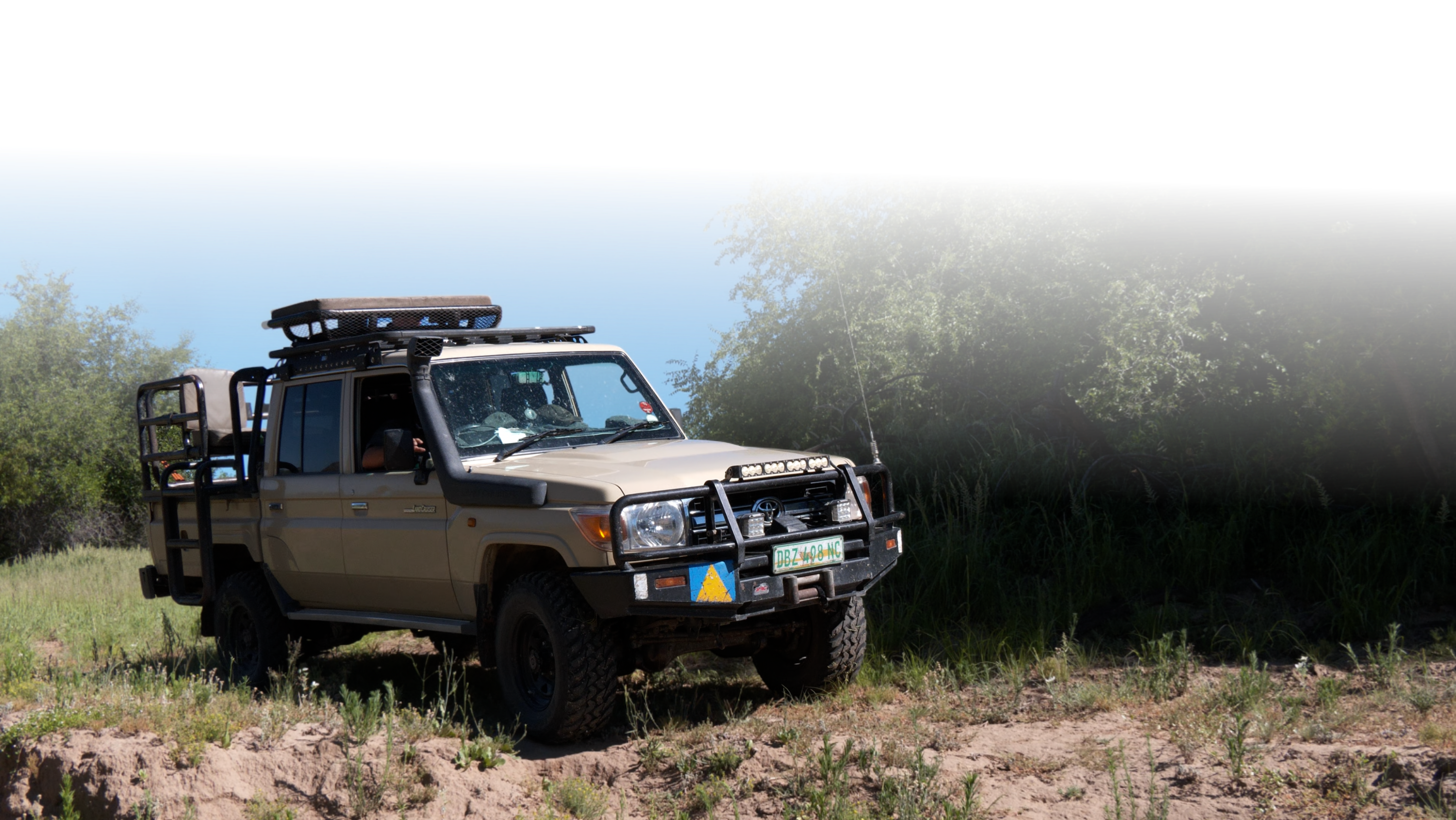 4x4 Land Cruiser in the Northern Cape bushveld